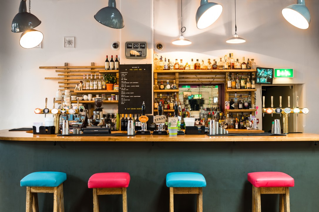 Hot Soup House Love Inn Bar